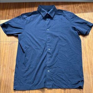 Uniqlo Men's Dark Blue Casual Button Down Shirt